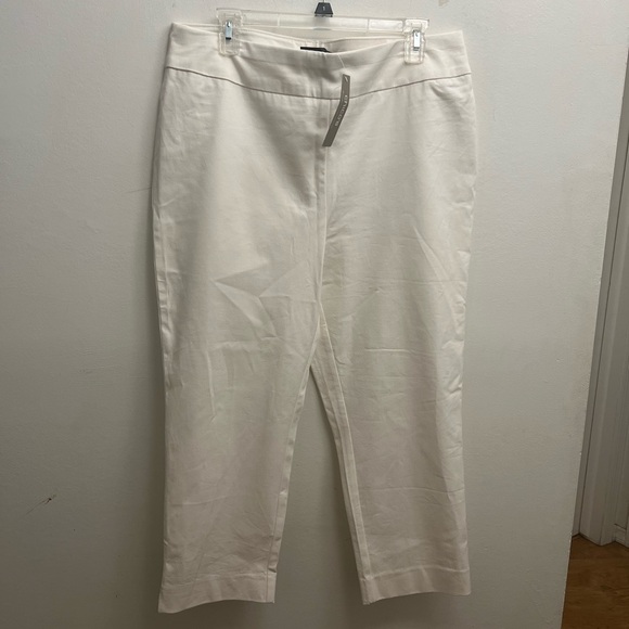 White Cropped Pants - Picture 2 of 5